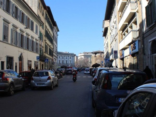 negozio in vendita a Firenze in zona Campo di Marte