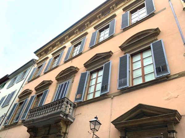 appartamento in vendita a Firenze in zona Centro Santa Croce