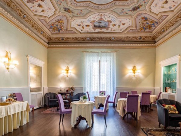 negozio in vendita a Firenze in zona Campo di Marte