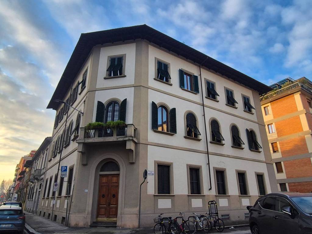 appartamento in vendita a Firenze in zona Campo di Marte