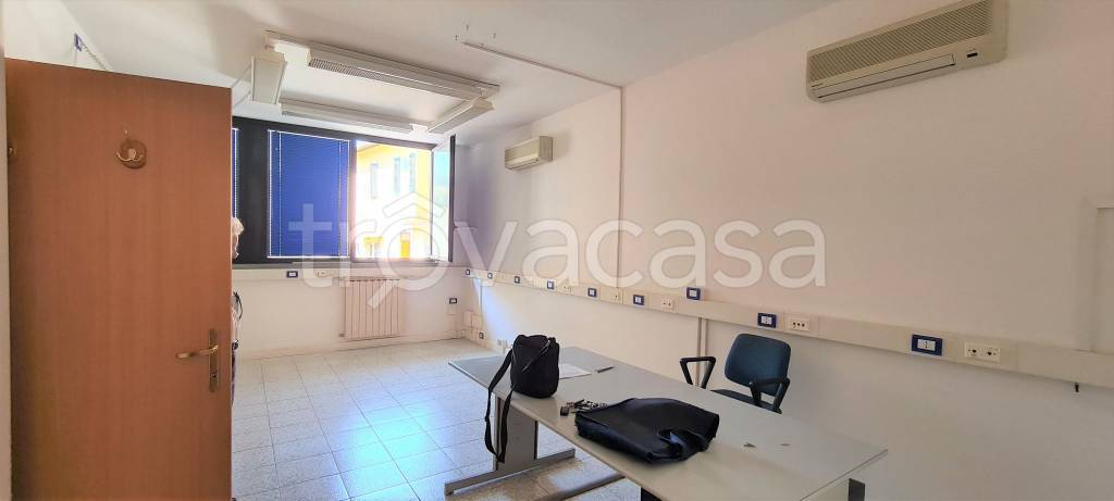 ufficio in vendita a Firenze in zona Gavinana