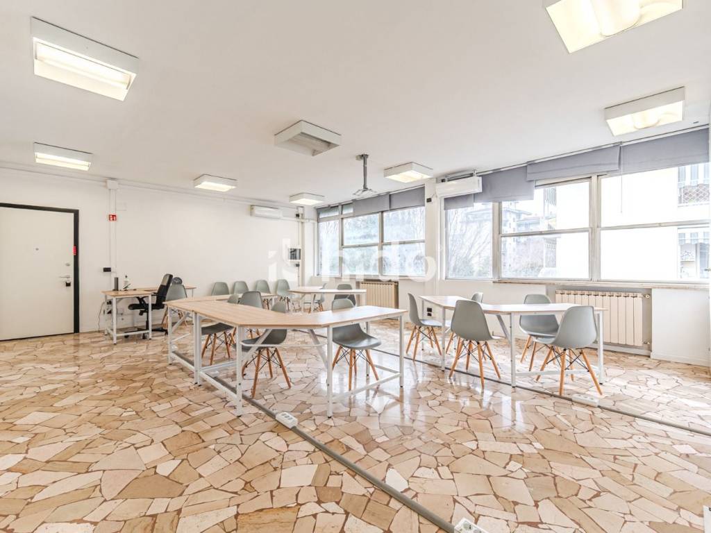ufficio in vendita a Firenze in zona Novoli