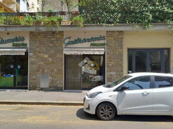 negozio in vendita a Firenze in zona Campo di Marte