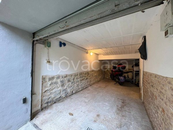 locale di sgombero in vendita a Firenze in zona Soffiano