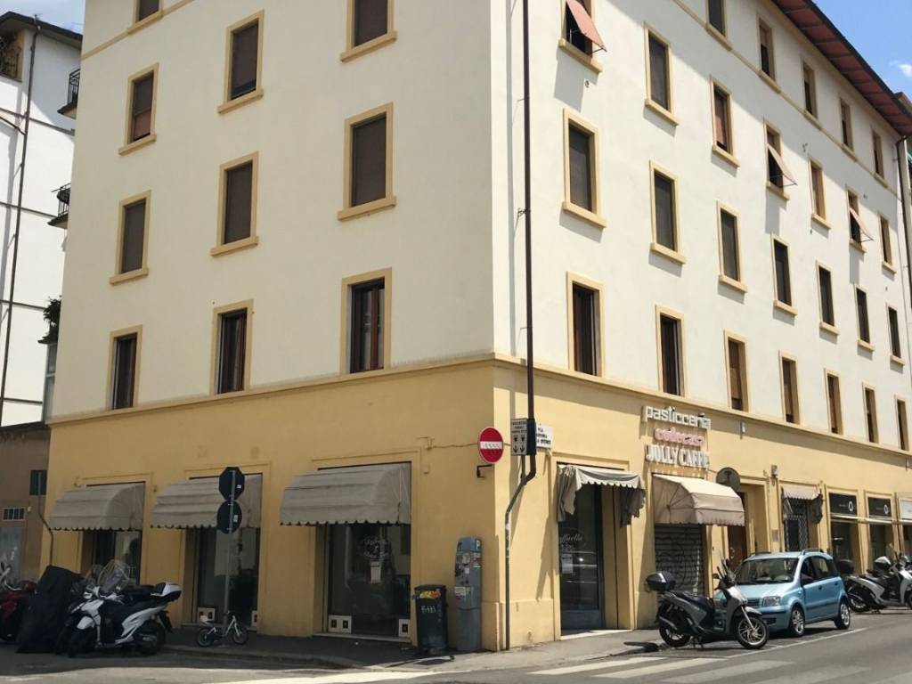 negozio in vendita a Firenze in zona Le Cure