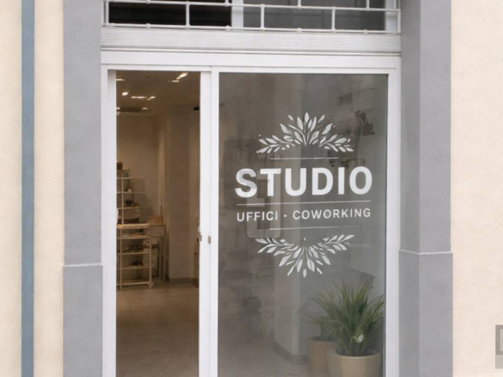 negozio in vendita a Firenze in zona Campo di Marte