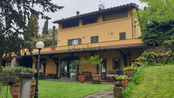 casa indipendente in vendita a Firenze in zona Settignano