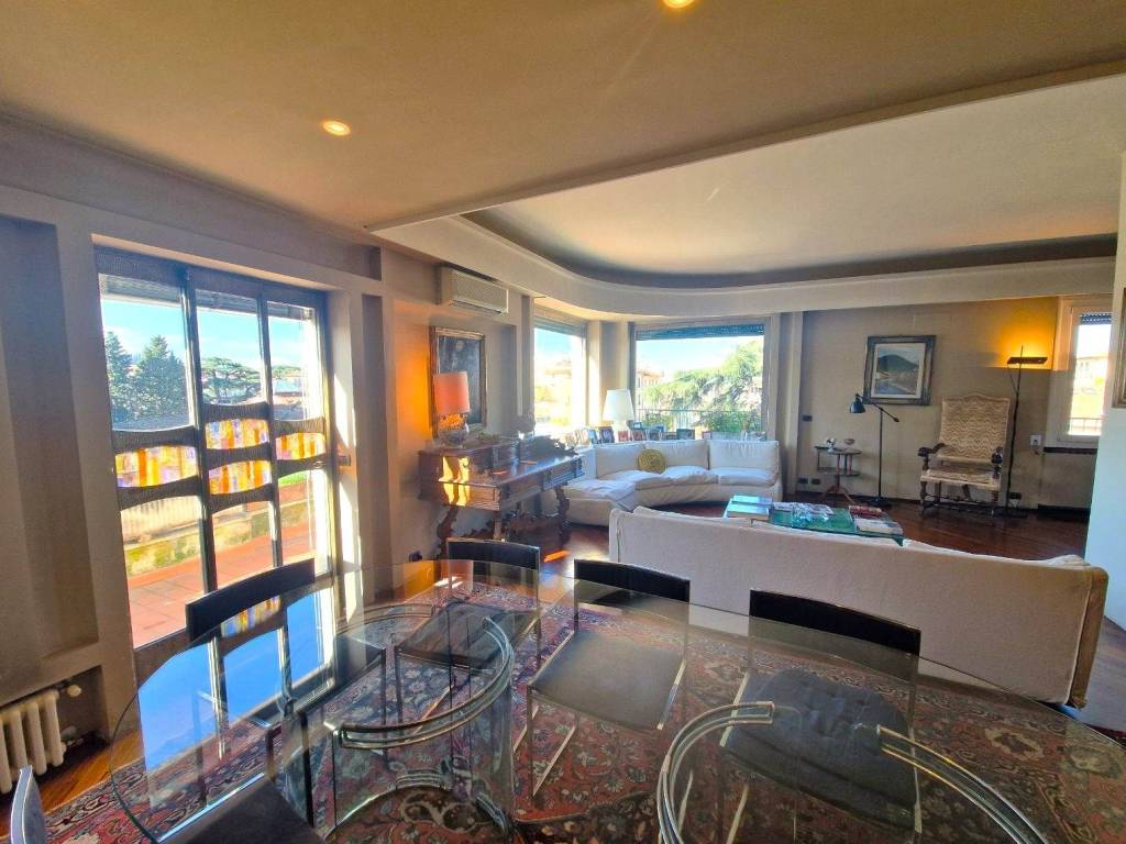 appartamento in vendita a Firenze in zona Centro Santa Maria Novella