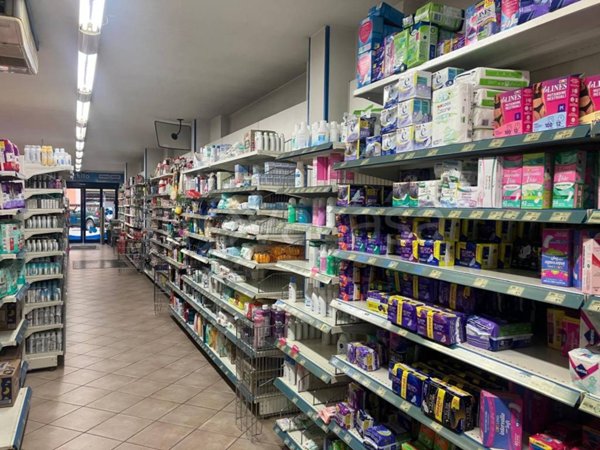 negozio in vendita a Firenze in zona Isolotto