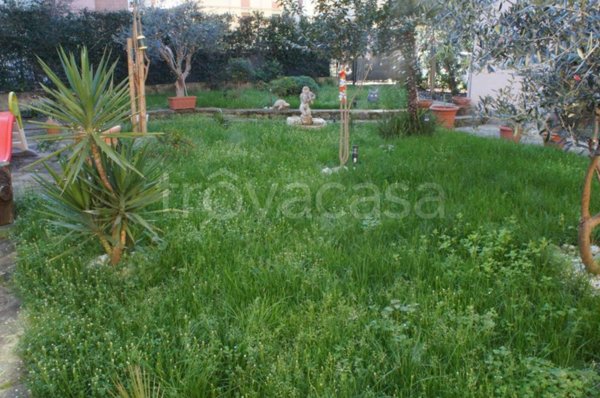 casa indipendente in vendita a Firenze in zona Isolotto