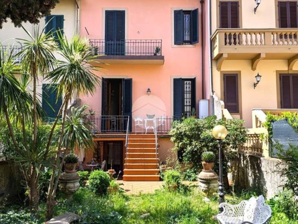 casa indipendente in vendita a Firenze in zona Centro Storico