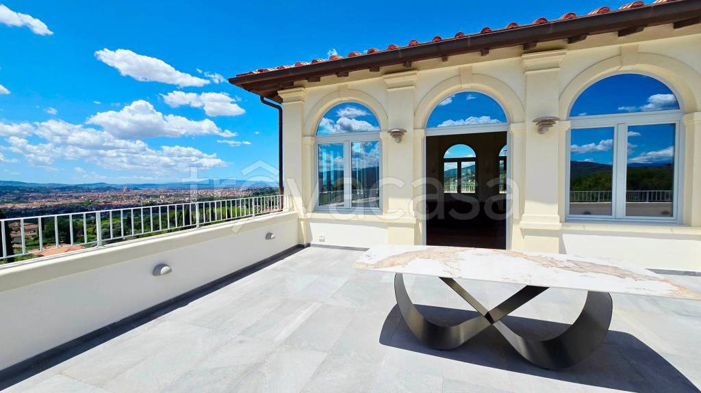 appartamento in vendita a Firenze in zona Settignano