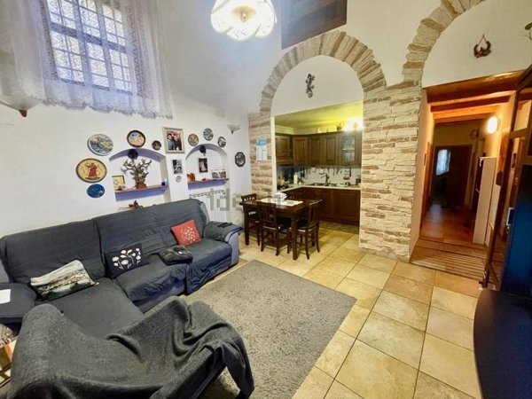 casa semindipendente in vendita a Firenze in zona Isolotto