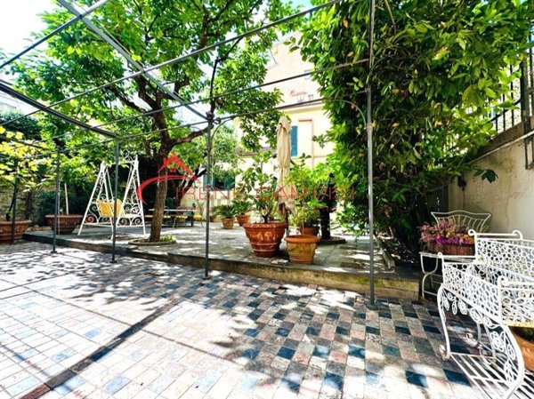 casa indipendente in vendita a Firenze in zona Statuto