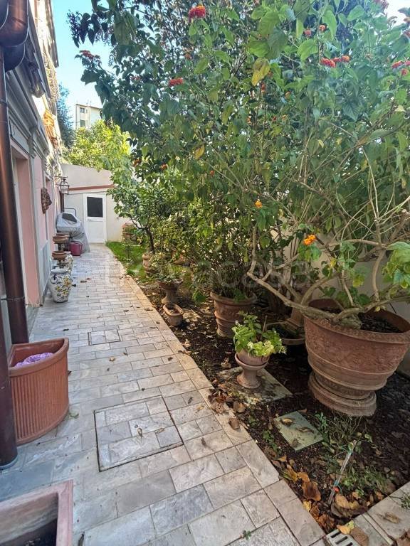 appartamento in vendita a Firenze in zona Campo di Marte