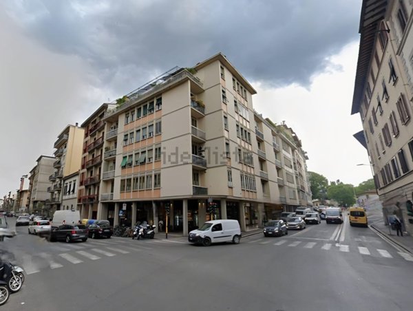 locale commerciale in vendita a Firenze