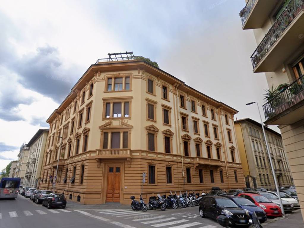 appartamento in vendita a Firenze in zona Campo di Marte