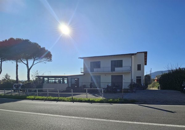 negozio in vendita a Firenze in zona Trespiano