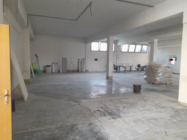 ufficio in vendita a Firenze in zona Brozzi