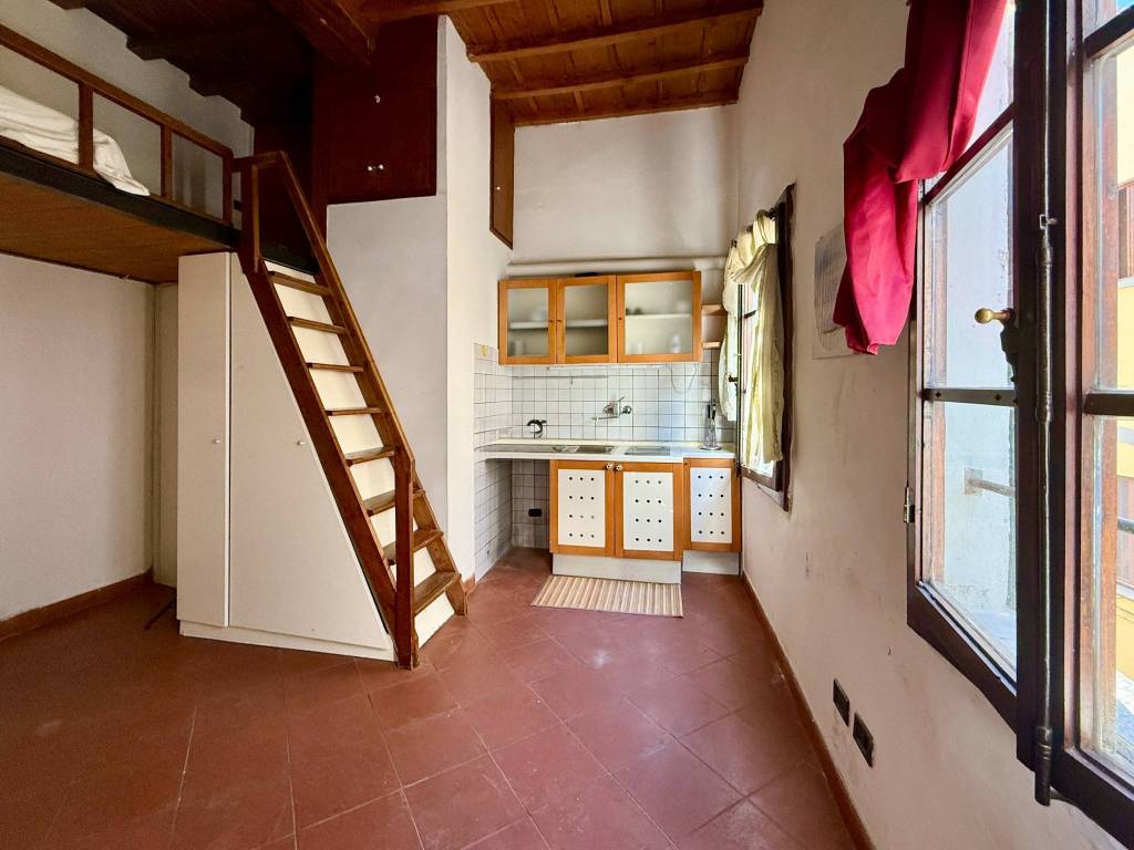 monolocale in vendita a Firenze in zona Centro Santa Croce