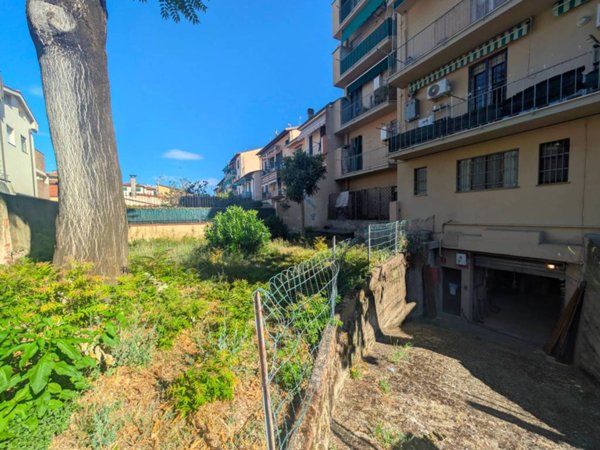 negozio in vendita a Firenze in zona Legnaia