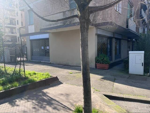 negozio in vendita a Firenze in zona Novoli