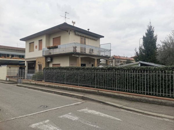 casa indipendente in vendita a Firenze in zona Brozzi