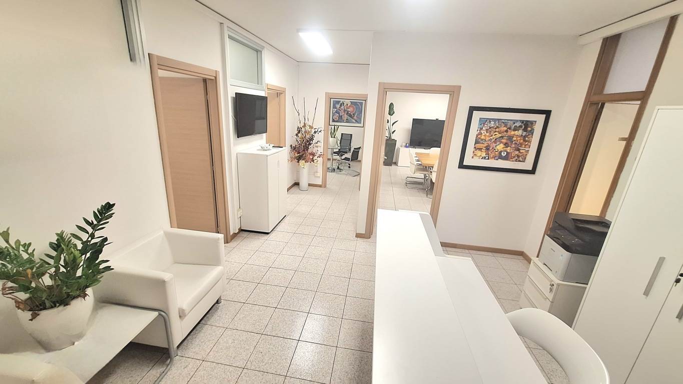 ufficio in vendita a Firenze in zona Gavinana