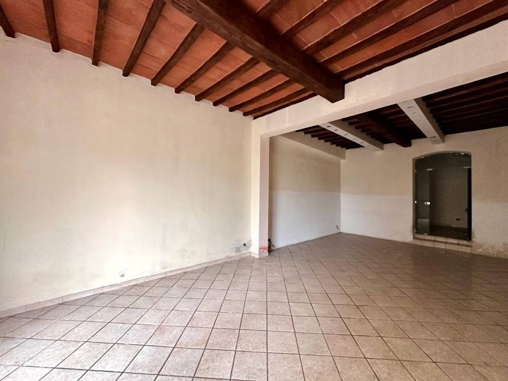 locale commerciale in vendita a Firenze