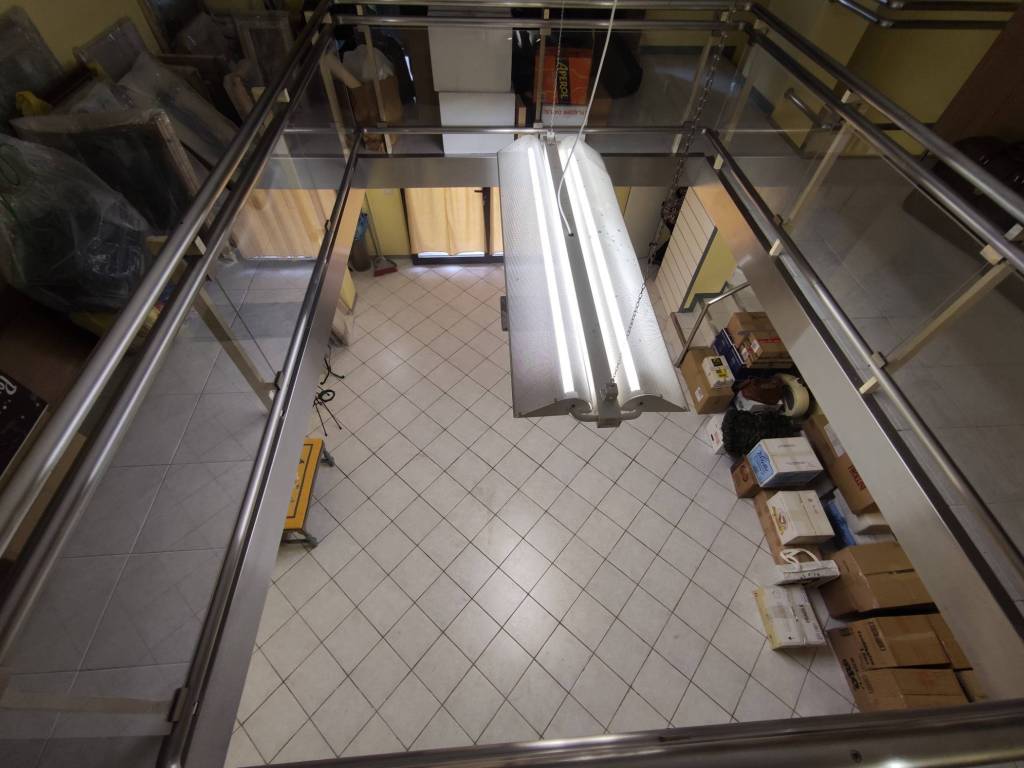 locale commerciale in vendita a Firenze