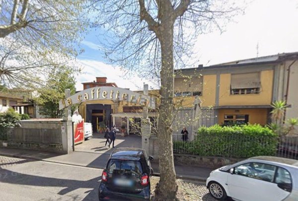 negozio in vendita a Firenze in zona Peretola