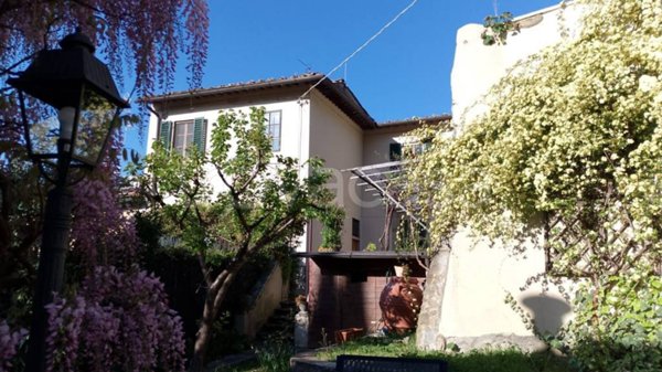 casa indipendente in vendita a Firenze in zona Settignano