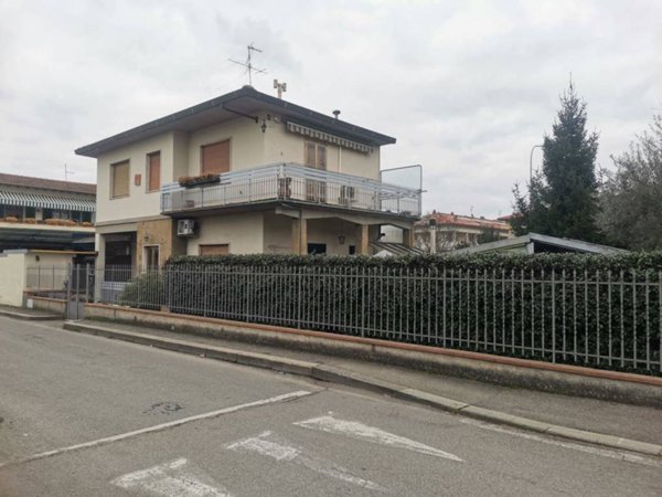 casa indipendente in vendita a Firenze in zona Brozzi