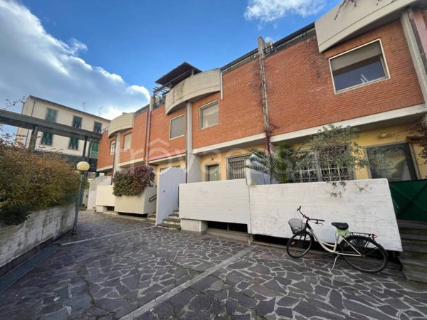 casa indipendente in vendita a Firenze