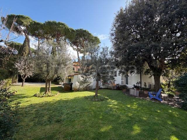 casa indipendente in vendita a Firenze in zona Porta Romana