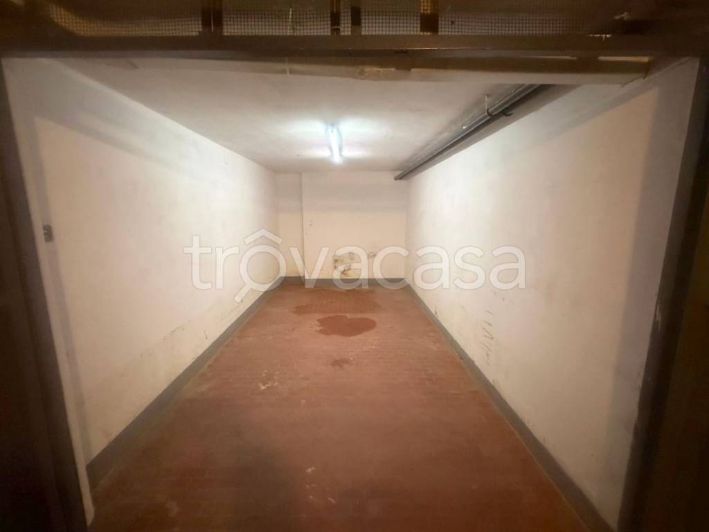 locale di sgombero in vendita a Firenze in zona Soffiano