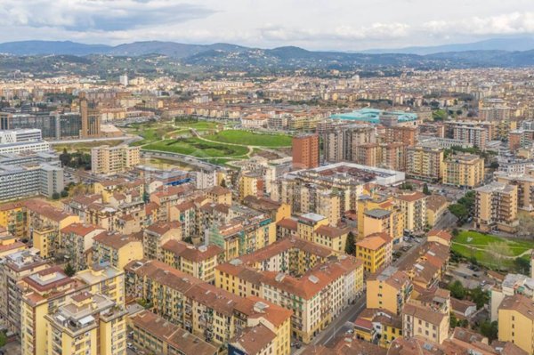 capannone in vendita a Firenze in zona Novoli