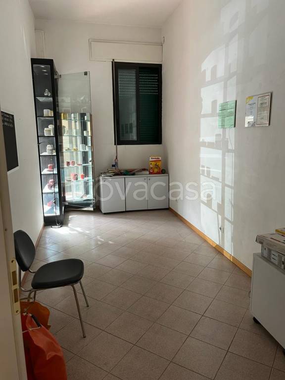 locale commerciale in vendita a Firenze in zona Coverciano