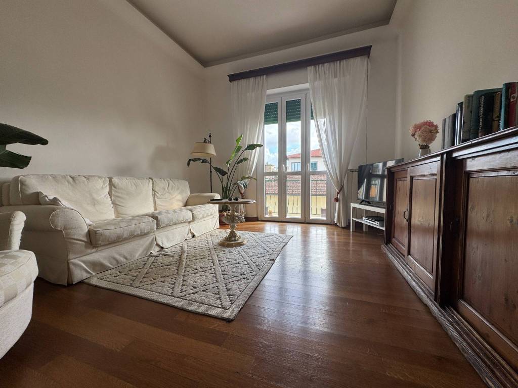 appartamento in vendita a Firenze in zona Bellosguardo