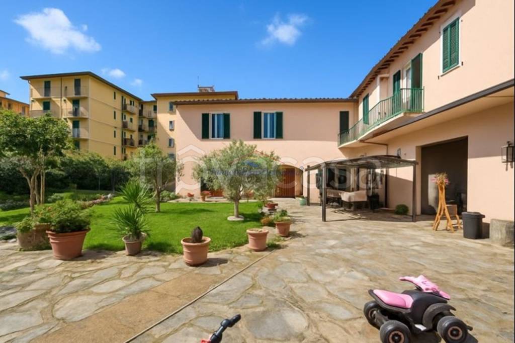 casa indipendente in vendita a Firenze in zona Isolotto