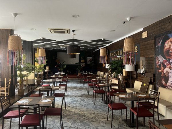 negozio in vendita a Firenze in zona Novoli