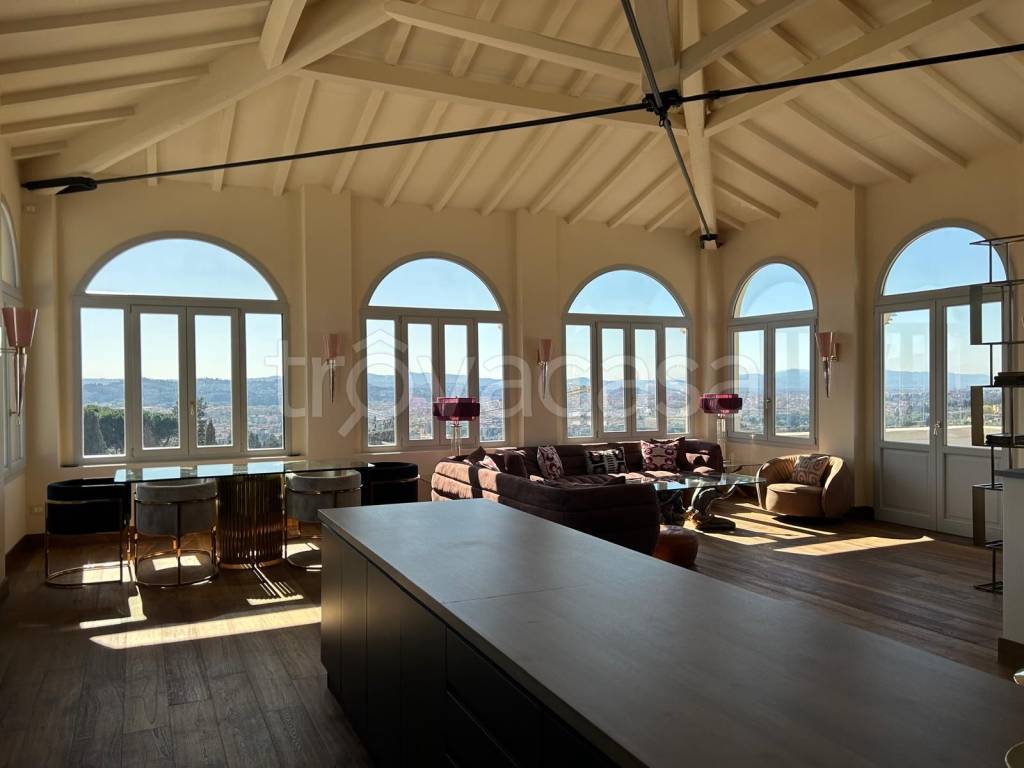 appartamento in vendita a Firenze in zona Settignano