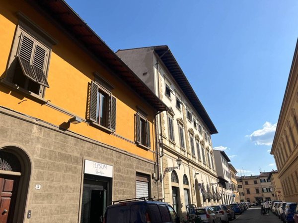locale commerciale in vendita a Firenze in zona Centro San Frediano