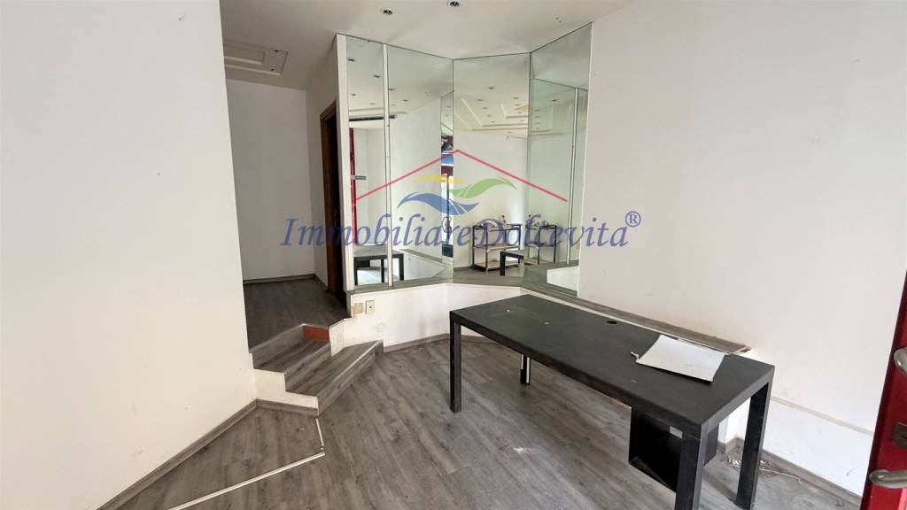 negozio in vendita a Firenze in zona Statuto