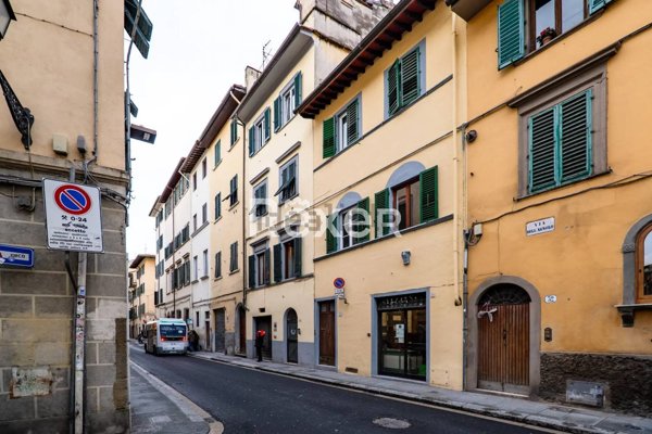 appartamento in vendita a Firenze in zona Centro Santa Croce