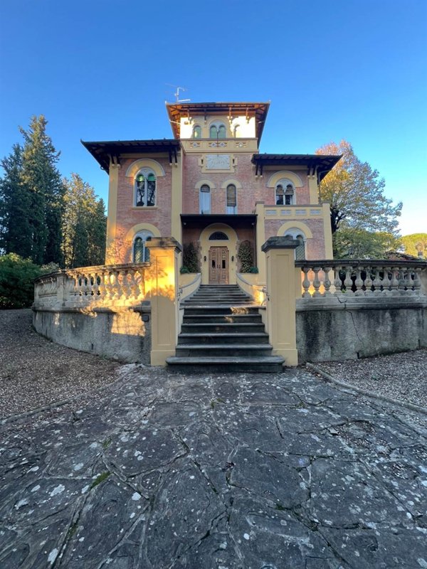casa indipendente in vendita a Firenze
