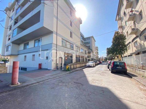 locale di sgombero in vendita a Firenze in zona Bellariva