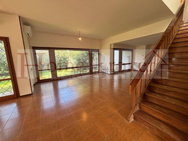 casa indipendente in vendita a Firenze in zona Settignano