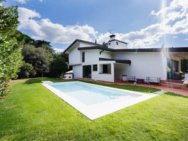 casa indipendente in vendita a Firenze in zona Coverciano