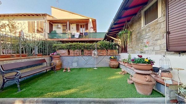 casa indipendente in vendita a Firenze in zona Settignano